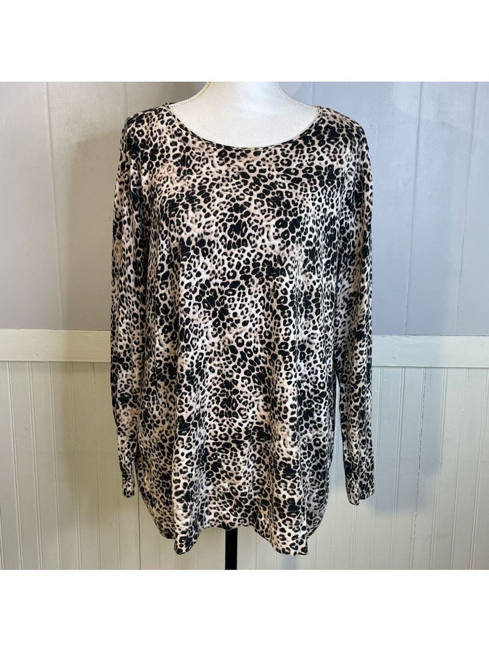 Vince Camuto Leopard Print Sweater – Size 3X
